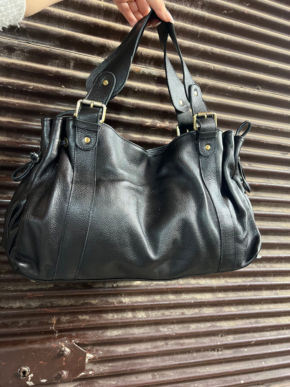 Sac à main en cuir artisanal – Sac en cuir fait main au Maroc | Sac porté main ou épaule