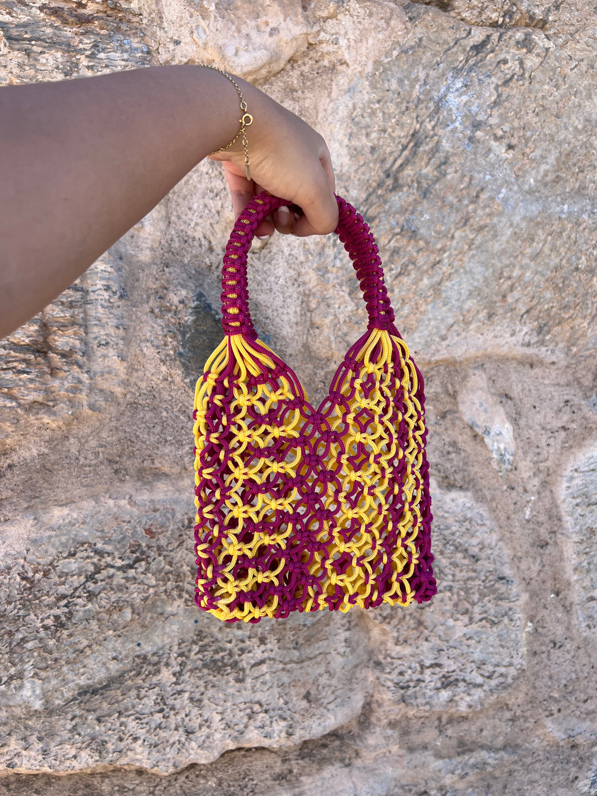 Sac artisanal en fils de nylon – Fait main au Maroc ✨